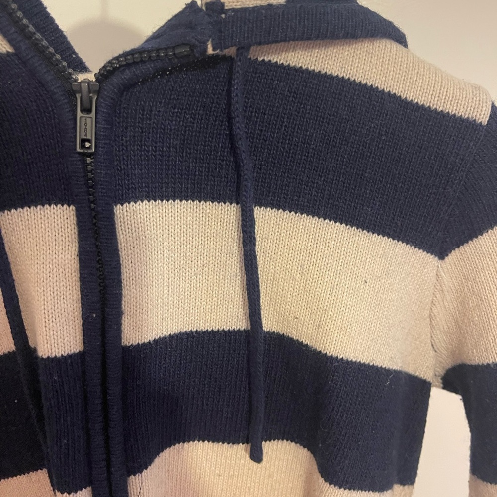 Brandy Melville Navy and Cream Knit Sweater - Picture 2 of 3